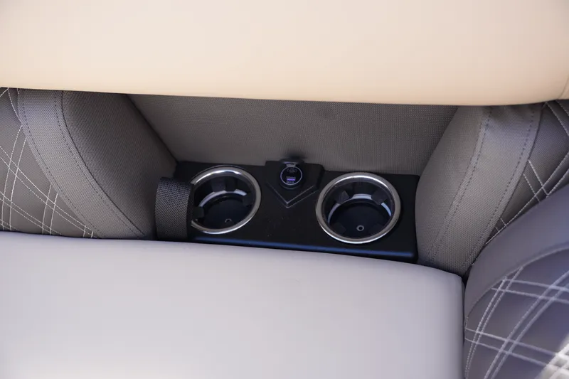 Slide: The Image of Harris 230 Sunliner 2025 - 21