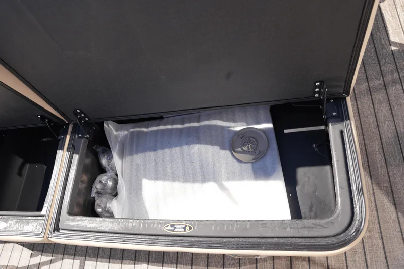 Slide: The Image of Harris 230 Sunliner 2025 - 27