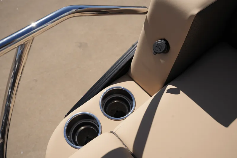 Slide: The Image of Harris 230 Sunliner 2025 - 29