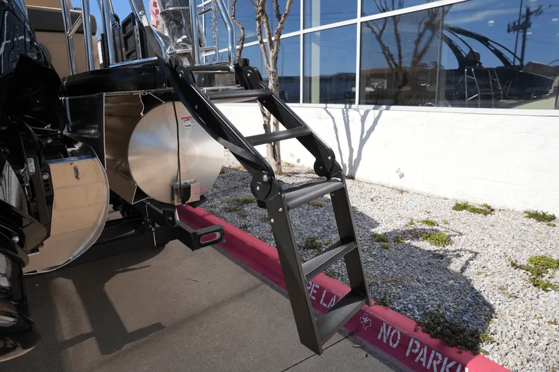 Slide: The Image of Harris 230 Sunliner 2025 - 5