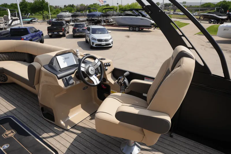 Slide: The Image of Harris 230 Sunliner 2025 - 12