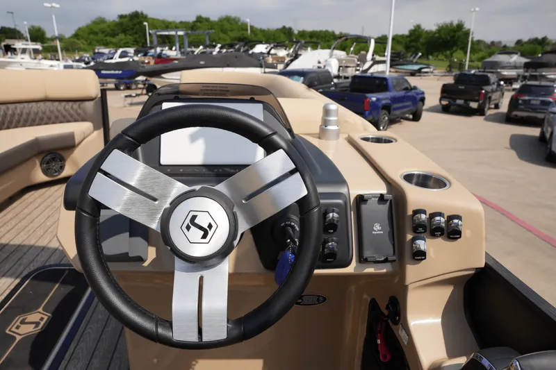 Slide: The Image of Harris 230 Sunliner 2025 - 14