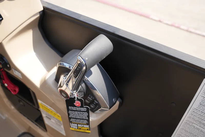 Slide: The Image of Harris 230 Sunliner 2025 - 15