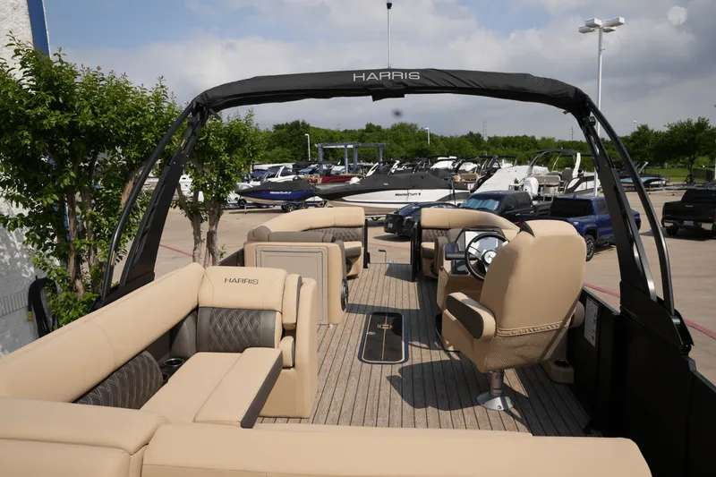 Slide: The Image of Harris 230 Sunliner 2025 - 24