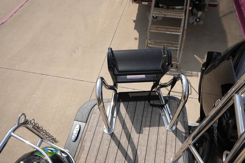 Slide: The Image of Harris 230 Sunliner 2025 - 25