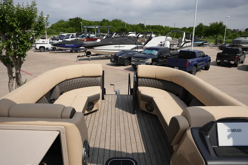 Slide: The Image of Harris 230 Sunliner 2025 - 3