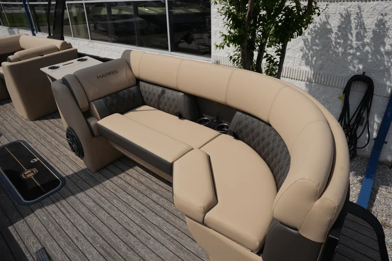 Slide: The Image of Harris 230 Sunliner 2025 - 7