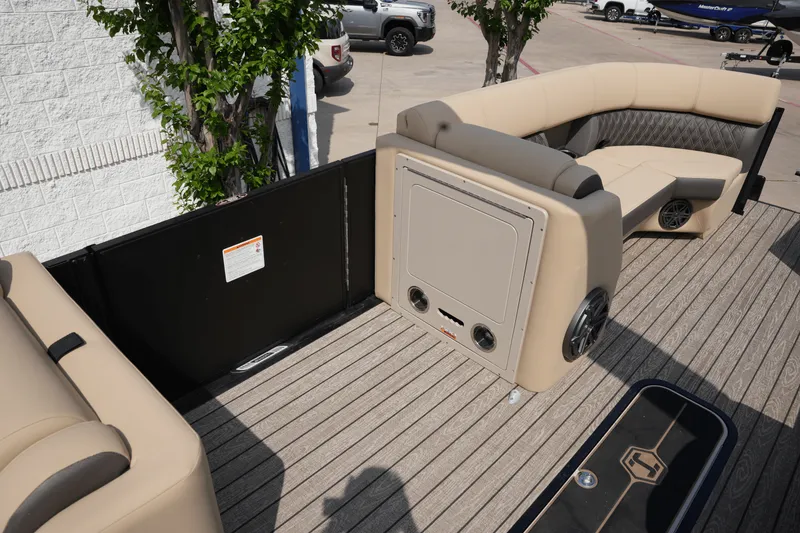 Slide: The Image of Harris 230 Sunliner 2025 - 9