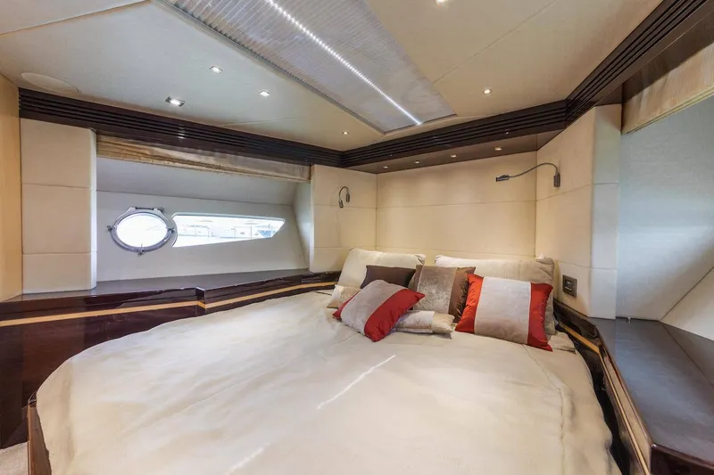 Slide: The Image of Sunseeker Predator 68 2014 - 12