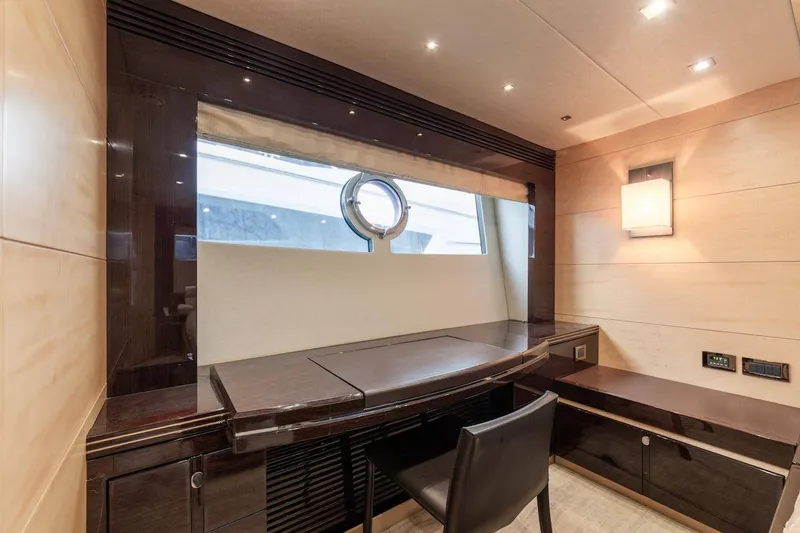 Slide: The Image of Sunseeker Predator 68 2014 - 49