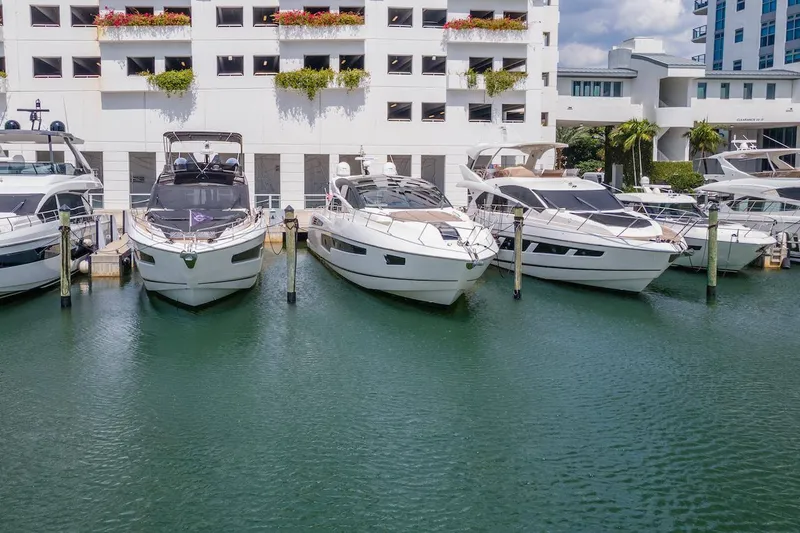 The Image of Sunseeker Predator 68 2014 - 19