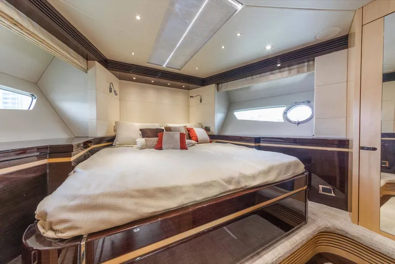 Slide: The Image of Sunseeker Predator 68 2014 - 17