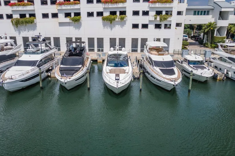 Slide: The Image of Sunseeker Predator 68 2014 - 28