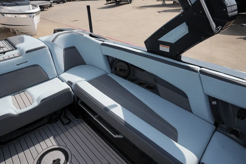 Slide: The Image of MasterCraft XSTAR S 2023 - 16