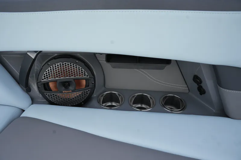 Slide: The Image of MasterCraft XSTAR S 2023 - 17