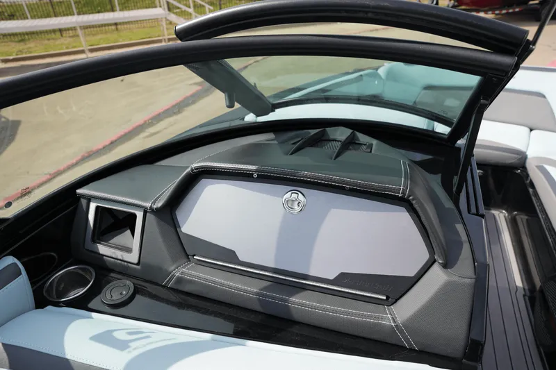 Slide: The Image of MasterCraft XSTAR S 2023 - 19