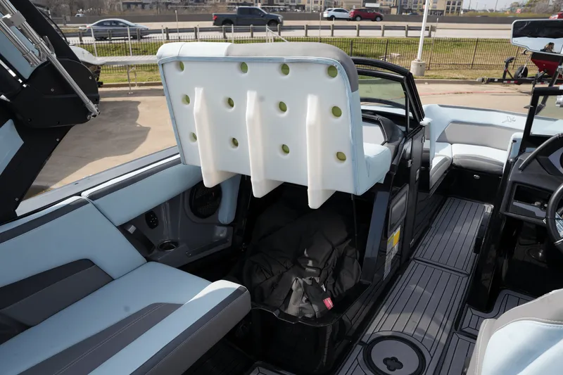 Slide: The Image of MasterCraft XSTAR S 2023 - 20