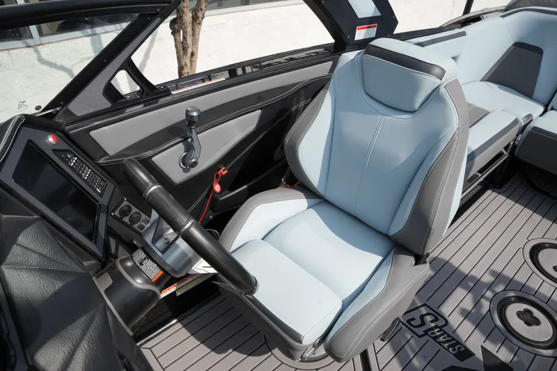 Slide: The Image of MasterCraft XSTAR S 2023 - 21