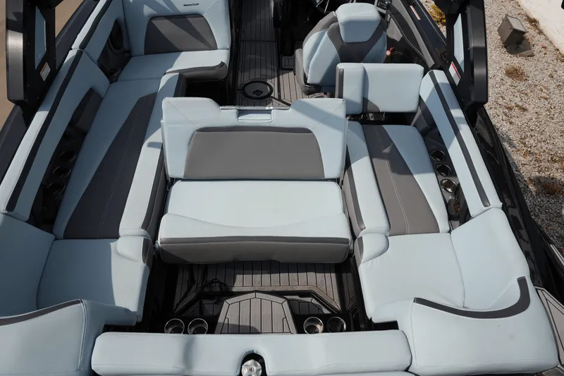 Slide: The Image of MasterCraft XSTAR S 2023 - 25