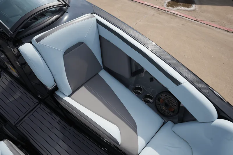 Slide: The Image of MasterCraft XSTAR S 2023 - 29