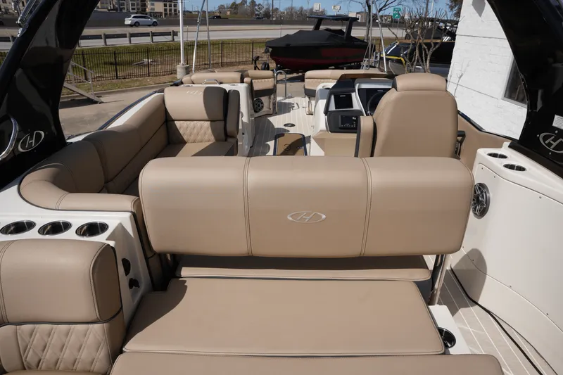 Slide: The Image of Harris Crowne 250 2022 - 10