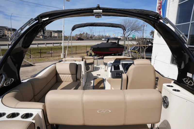 Slide: The Image of Harris Crowne 250 2022 - 11