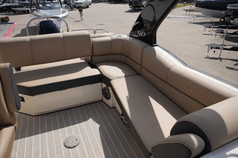 Slide: The Image of Harris Crowne 250 2022 - 12