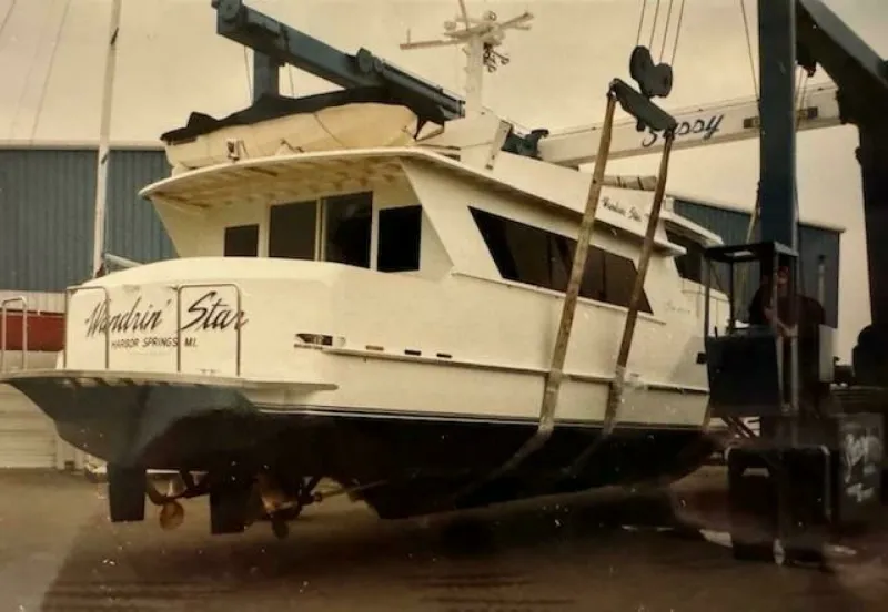 Slide: The Image of Model 70 Brata Category Motor Yachts 1990 - 15
