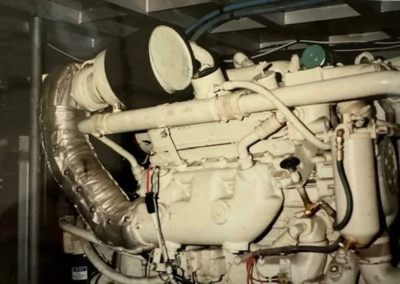 Slide: The Image of Model 70 Brata Category Motor Yachts 1990 - 28