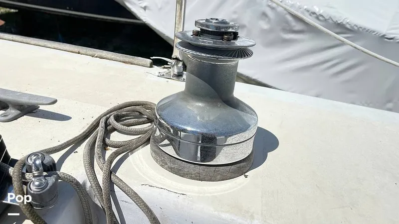 Slide: The Image of #22 Self Tailing Winches - 8939100