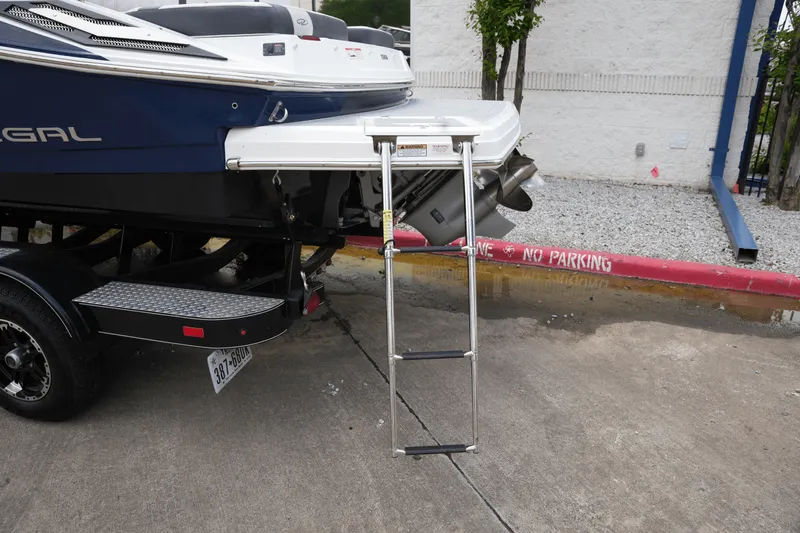 Slide: The Image of Regal 2300 2019 - 22