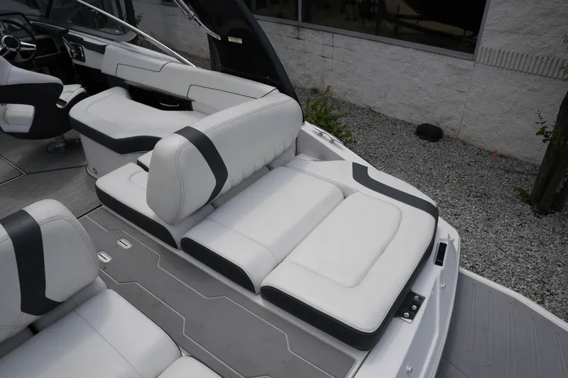 Slide: The Image of Regal 2300 2019 - 25