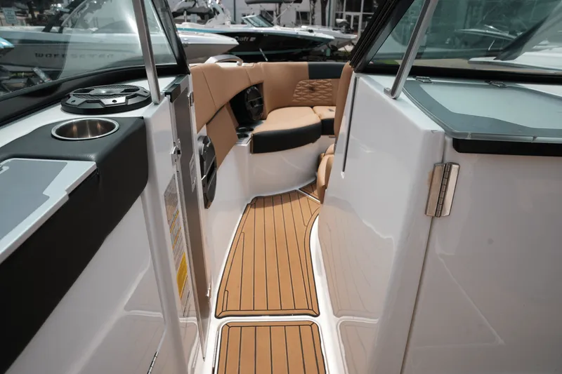 Slide: The Image of Mastercraft X26 2021 - 19