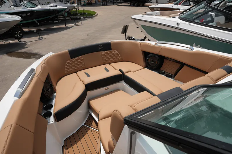 Slide: The Image of Mastercraft X26 2021 - 21