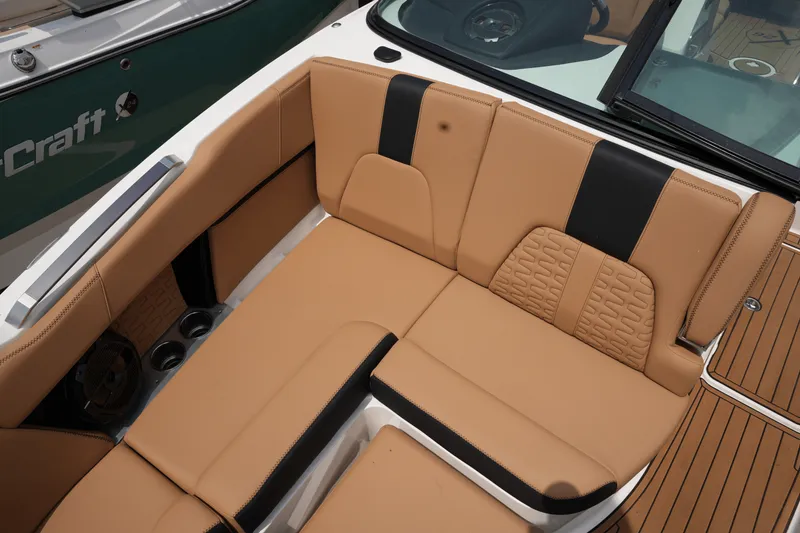 Slide: The Image of Mastercraft X26 2021 - 22