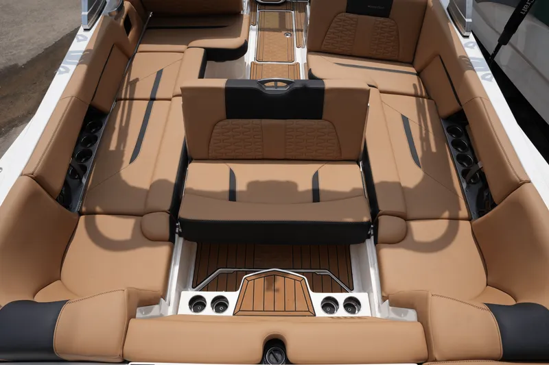 Slide: The Image of Mastercraft X26 2021 - 7