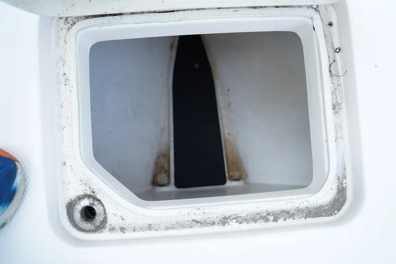 Slide: The Image of Robalo RE232 2024 - 25