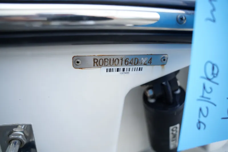 Slide: The Image of Robalo RE232 2024 - 31