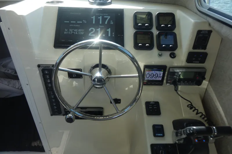 Slide: The Image of Parker Marine 2820 XLD Sport Cabin 2013 - 15