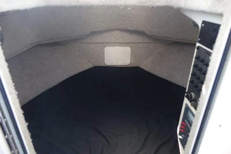Slide: The Image of Parker Marine 2820 XLD Sport Cabin 2013 - 16