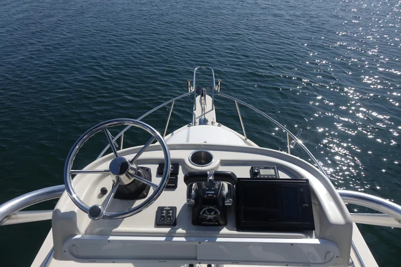 Slide: The Image of Parker Marine 2820 XLD Sport Cabin 2013 - 17