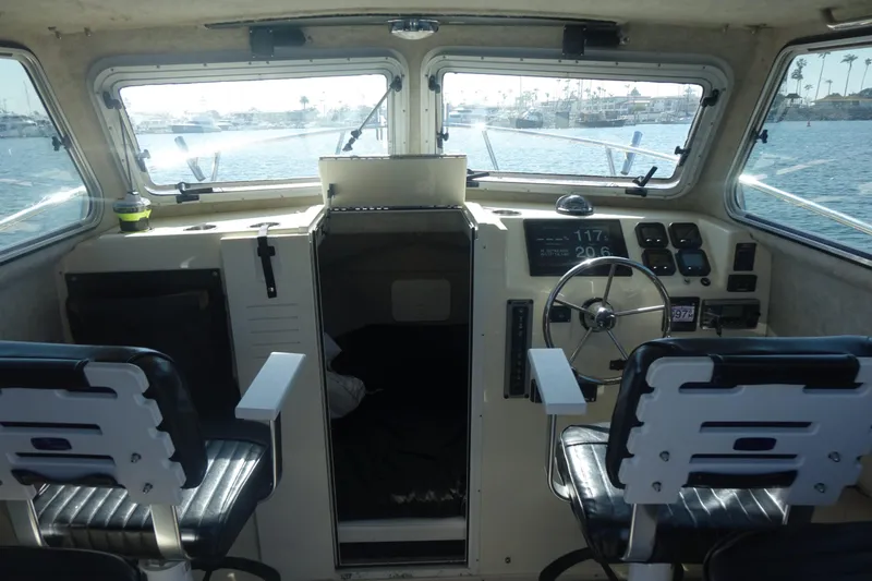 Slide: The Image of Parker Marine 2820 XLD Sport Cabin 2013 - 14