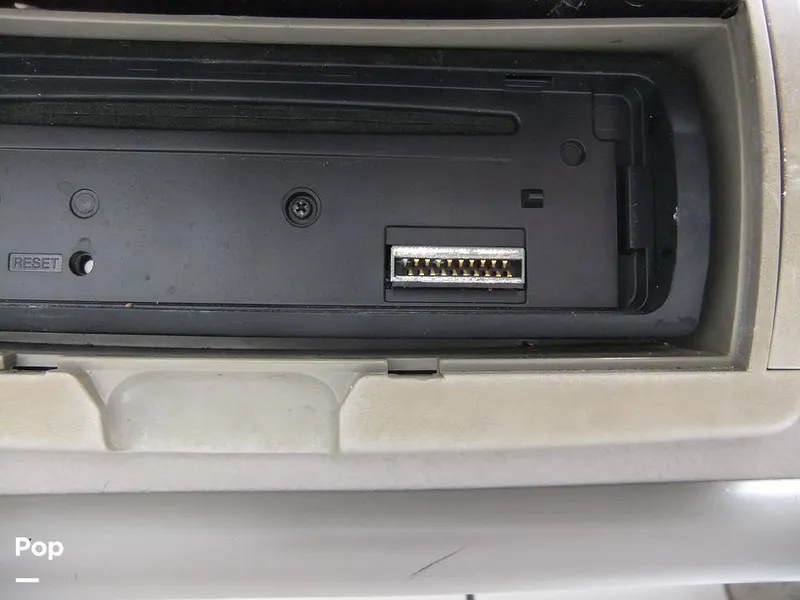 Slide: The Image of Crownline Boats 206 ls 2004 - 8811442