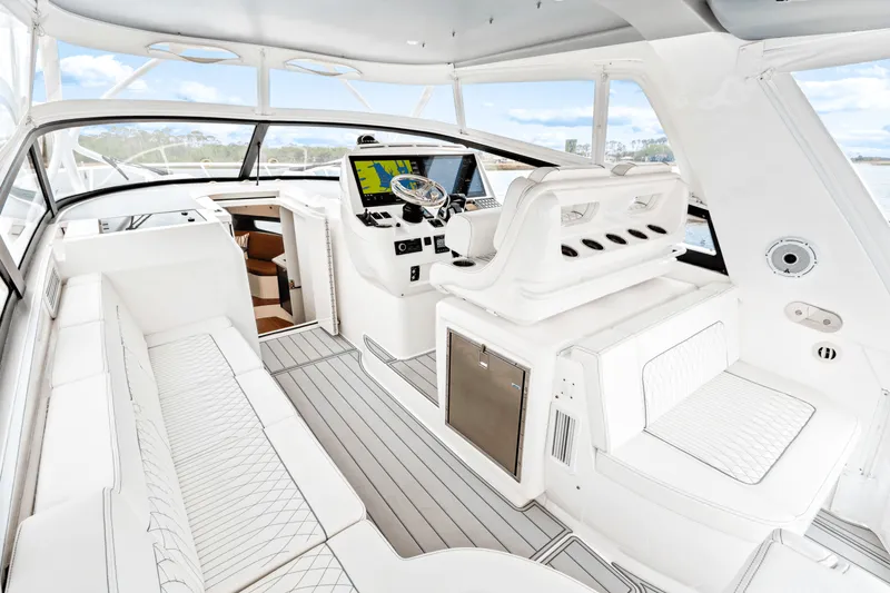 Slide: The Image of Intrepid 438 EVOLUTION 2021 - 19