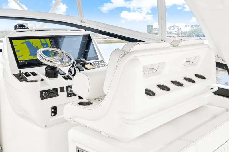 Slide: The Image of Intrepid 438 EVOLUTION 2021 - 25