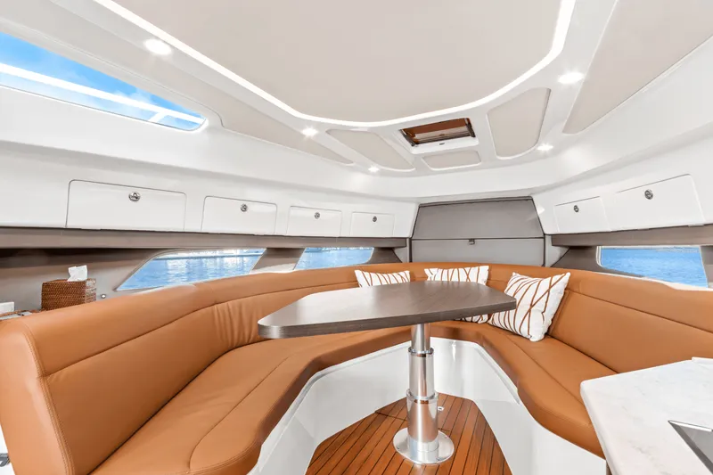 Slide: The Image of Intrepid 438 EVOLUTION 2021 - 41