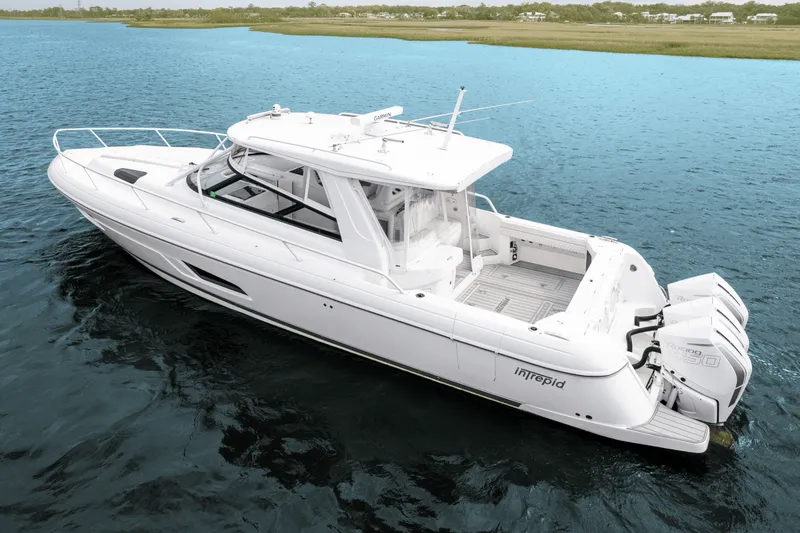 Slide: The Image of Intrepid 438 EVOLUTION 2021 - 6