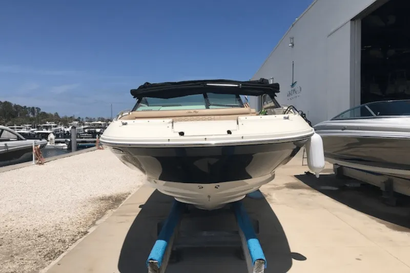 Slide: The Image of Sea Ray 250SDX 2019 - 8
