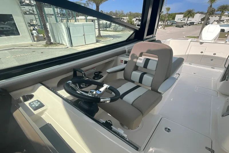 Slide: The Image of Boston Whaler 330 Vantage 2025 - 24