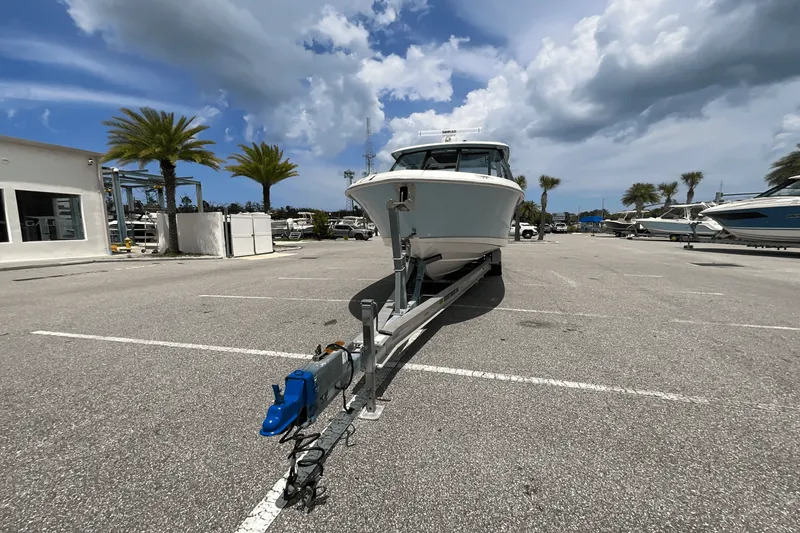 Slide: The Image of Boston Whaler 330 Vantage 2025 - 3